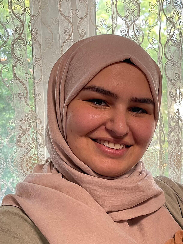 Sema Oğuzcan Avcı freut sich über das Ramadan-Sortiment, sieht es aber auch kritisch. Sie würde sich über öffentliche Dekorationen freuen. Sema Oğuzcan Avcı freut sich über das Ramadan-Sortiment, sieht es aber auch kritisch. Sie würde sich über öffentliche Dekorationen freuen.