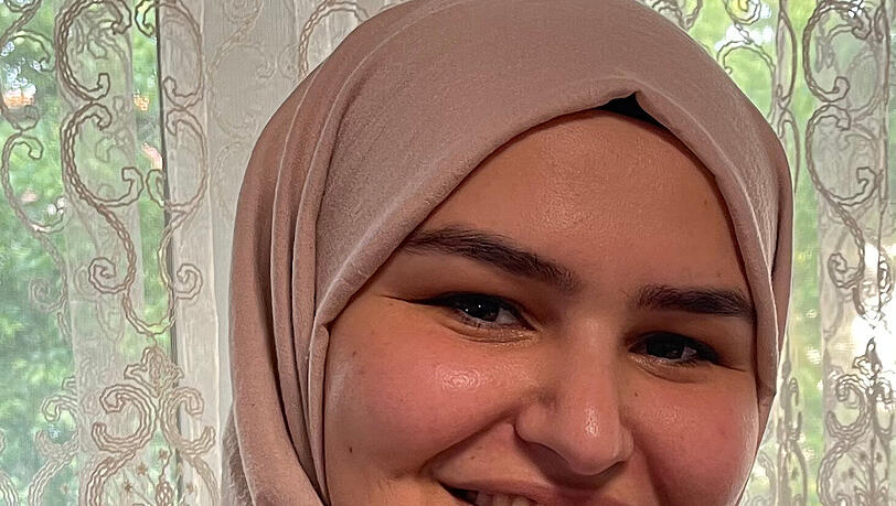 Sema Oğuzcan Avcı freut sich über das Ramadan-Sortiment, sieht es aber auch kritisch. Sie würde sich über öffentliche Dekorationen freuen. Sema Oğuzcan Avcı freut sich über das Ramadan-Sortiment, sieht es aber auch kritisch. Sie würde sich über öffentliche Dekorationen freuen.