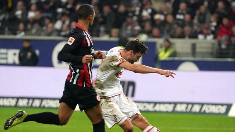 Jonas Hector (r) brachte mit seinem Tor Köln in Frankfurt zurück ins Spiel. Jonas Hector (r) brachte mit seinem Tor Köln in Frankfurt zurück ins Spiel.