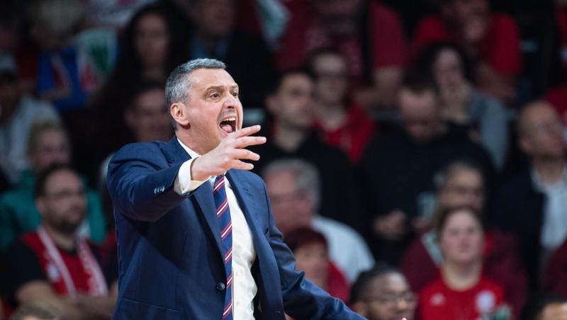 Bayerns Basketballer und Trainer Dejan Radonjic bleiben bei einer perfekten Bundesliga-Saisonbilanz. Bayerns Basketballer und Trainer Dejan Radonjic bleiben bei einer perfekten Bundesliga-Saisonbilanz.