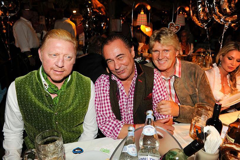 Boris Becker: So feiert die Tennis-Legende auf dem Oktoberfest 2013 mit seiner Familie. Die Bilder...