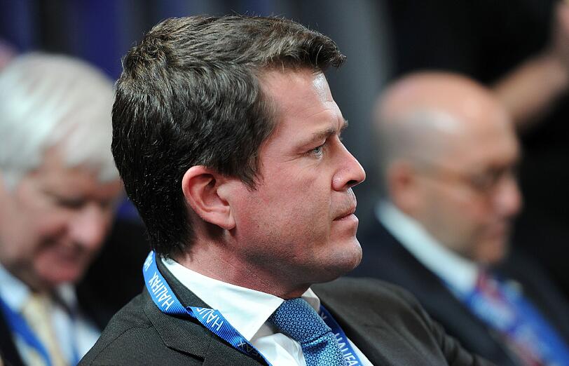Gut eine Stunde diskutierte Guttenberg mit Sicherheitspolitikern
in fließendem Englisch und sparte dabei nicht mit Kritik an den
Politikern in Deutschland und Europa.