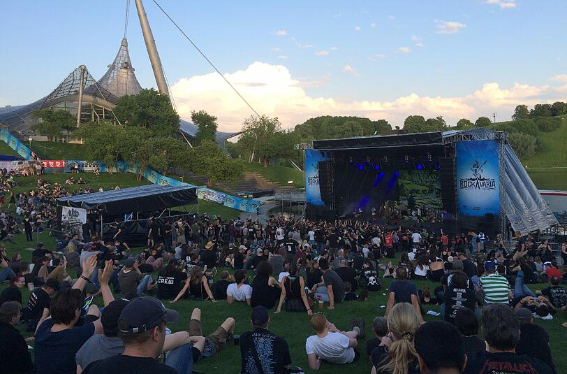 Mehr Open-Air-Kino als Festival-Feeling: Die Seebühne bei Rockavaria-Festival im Olympiapark.
