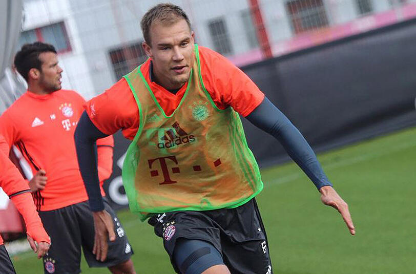 Zurück im Mannschaftstraining: Holger Badstuber absolviert am Mittwoch Sprintübungen an der Säbener Straße.