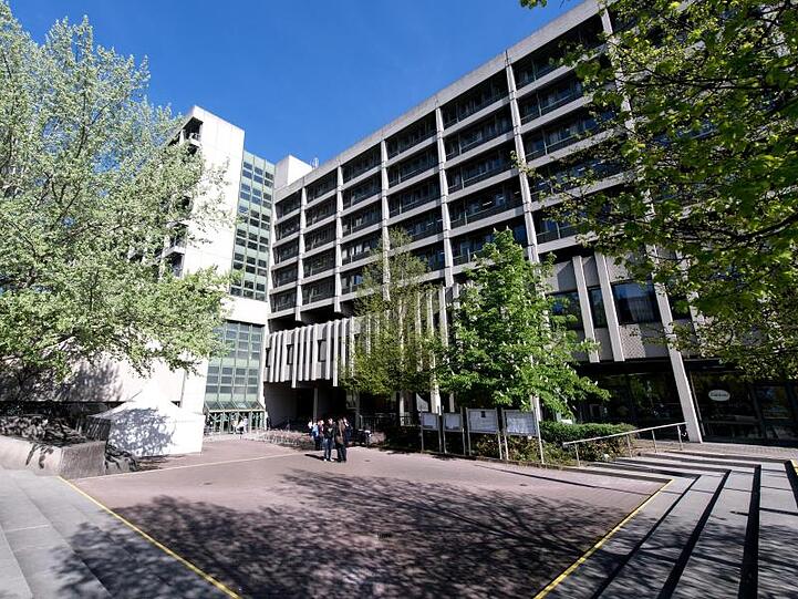 Das Gerichtsgebäude des Landgerichts I. Foto: Sven Hoppe/Archivbild