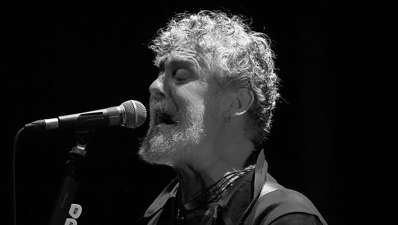 Glen Hansard, hier während eines Auftritts im Mai, ist im Alter von 56 Jahren gestorben. Glen Hansard, hier während eines Auftritts im Mai, ist im Alter von 56 Jahren gestorben.