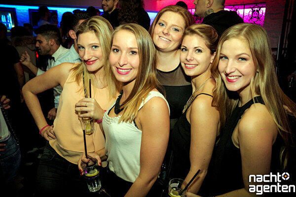 Die besten Party-Bilder vom Samstag. Hier aus dem Crown's Club.
