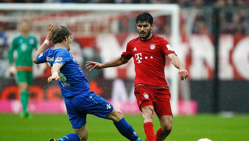Serdar Tasci hatte gegen Darmstadt seinen ersten Auftritt im Trikot des FC Bayern. Serdar Tasci hatte gegen Darmstadt seinen ersten Auftritt im Trikot des FC Bayern.
