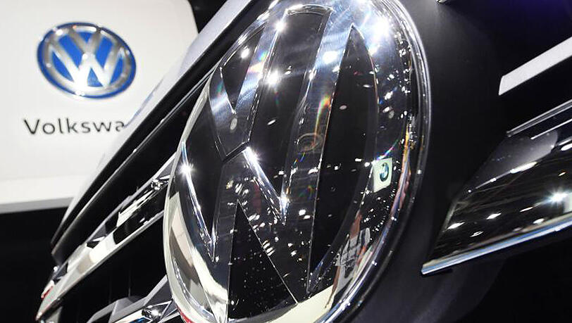 VW verbuchte nach dem Skandal um manipulierte Abgastests einen Absatzrückgang. VW verbuchte nach dem Skandal um manipulierte Abgastests einen Absatzrückgang.
