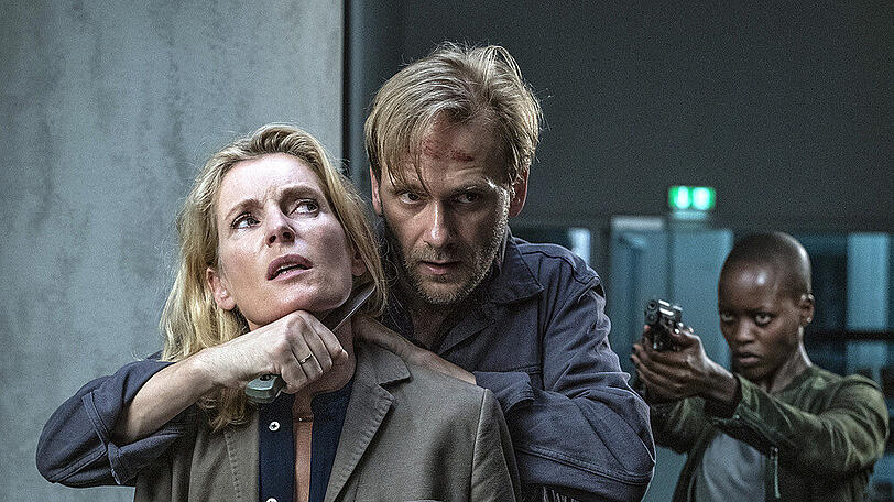 "Tatort: Krieg im Kopf": Charlotte (Maria Furtwängler), Benno (Matthias Lier), Anais (Florence Kasumba)