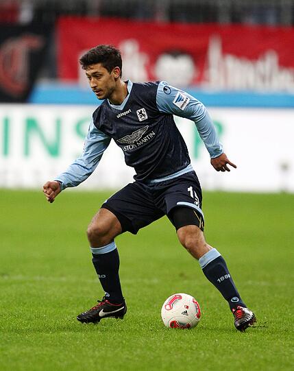 MALIK FATHI		NOTE:  4
Fand nach vorne eigentlich nicht statt. In der Abwehr zudem des Öfteren überfordert.