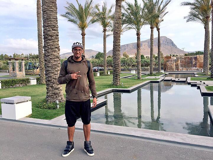 Dieses Urlaubsfoto postete Jerome Boateng auf Facebook und Twitter. Wo genau er sich aufhält, hat der Bayern-Star nicht verraten. In den Sozialen Netzwerken wird gemunkelt, er könnte sich um ein Urlaubsfoto aus Marokko handeln.