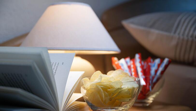 In Stresssituationen sind Schokolade oder Chips oft sehr verlockend.