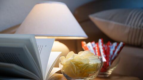 In Stresssituationen sind Schokolade oder Chips oft sehr verlockend.