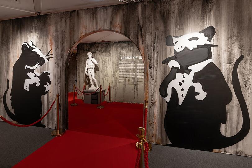 Hereinspaziert ins "House of Banksy" im ehemaligen Kaufhof am Stachus.