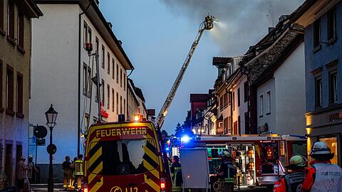 Anwohner sollten Fenster und Türen geschlossen halten. 