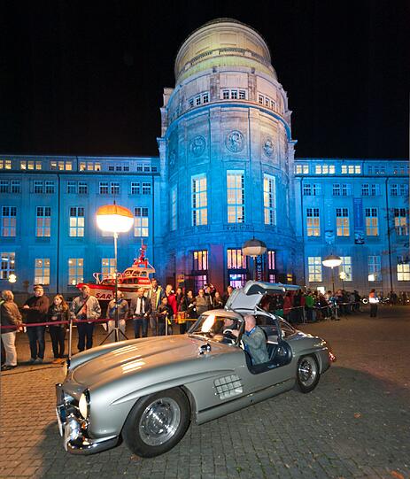Auch heuer kann man wieder mit einem Oldtimershuttle durch die Museums-Nacht brausen.