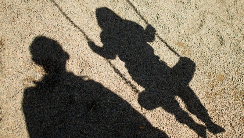 Die Corona-Krise hat einer Studie zufolge bei Vätern zu einer Verschiebung der Stressfaktoren geführt. Die Corona-Krise hat einer Studie zufolge bei Vätern zu einer Verschiebung der Stressfaktoren geführt.