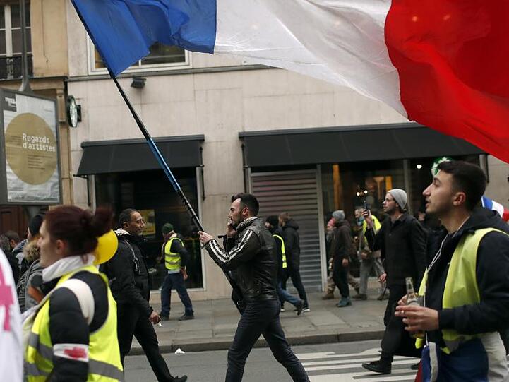 Demonstration in Paris. Es ist der neunte Protest-Samstag in Folge.