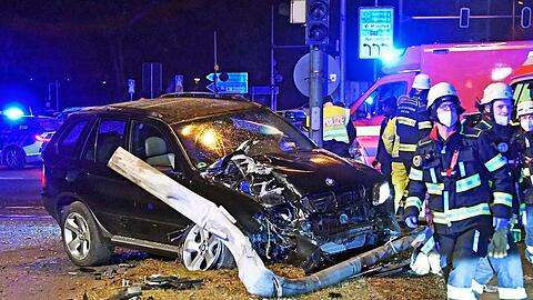 Von der A8 bei Unterhaching bis zum Mittleren Ring bei Ramersdorf: In der Nacht hat ein Unfallflüchtiger die Beamten der Verkehrspolizei Holzkirchen und der Polizei in München in Atem gehalten.