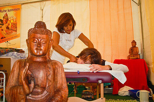 Buddhistische Gelassenenheit bei der balinesischen Massage: Sari Henzer.