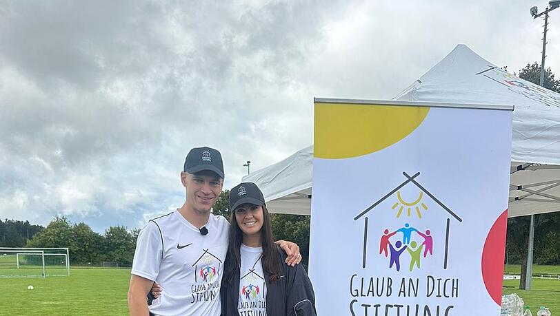 Joshua und Lina Kimmich setzen sich mit der "Glaub an Dich"-Stiftung für Kinder ein. Joshua und Lina Kimmich setzen sich mit der "Glaub an Dich"-Stiftung für Kinder ein.