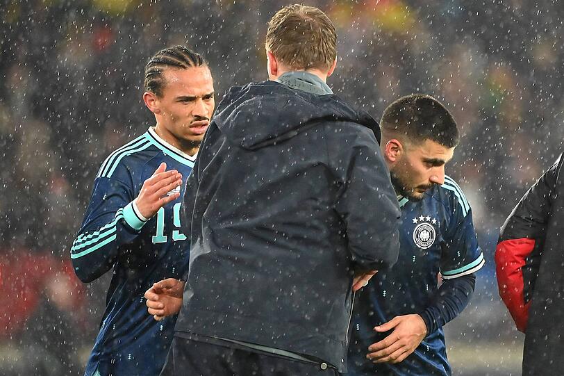 San&eacute; bereitete das 2:1 von Deniz Undav (r.) vor.