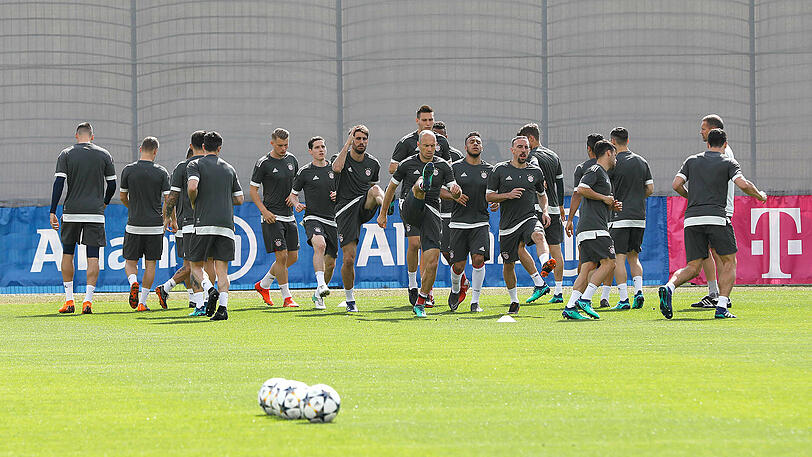 Die Bayern beim Abschlusstraining am Dienstag vor dem Kracher gegen Real Madrid. Klicken Sie sich durch die Bilder.