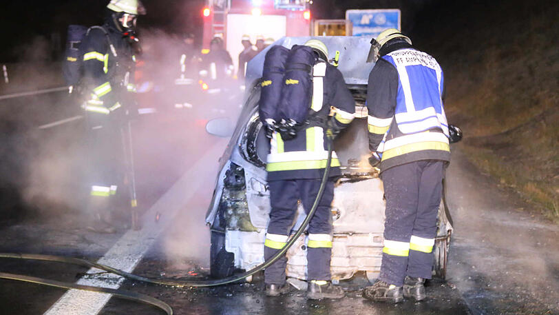 Die Bilder vom großen Feuerwehreinsatz auf der A94.