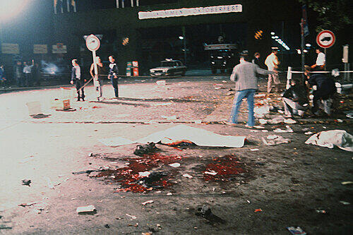13 Menschen starben, als am 26. September 1980 die Bombe am Wiesn-Haupteingang explodierte.