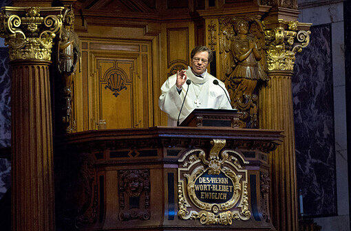 Im Berliner Dom fand schon tagsüber ein Gottesdienst statt.