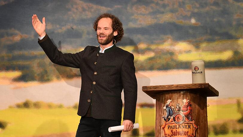 Maximilian Schafroth hält beim Starkbieranstich auf dem Nockherberg die Fastenpredigt. Maximilian Schafroth hält beim Starkbieranstich auf dem Nockherberg die Fastenpredigt.