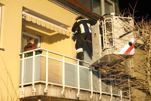 Menschen, die sich voller Panik auf ihre Balkons geflüchtet hatten oder um Hilfe rufend an den Fenstern standen: Dieses Szenario erwartete die Nürnberger Feuerwehr in der Nacht zum Donnerstag in der Nordstadt.