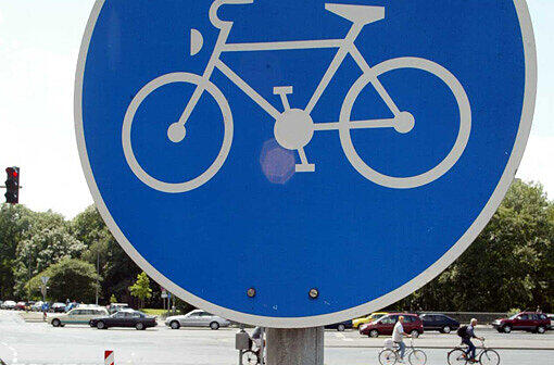 Auch auf dem Fahrradweg kann es für Radler gefährlich werden.