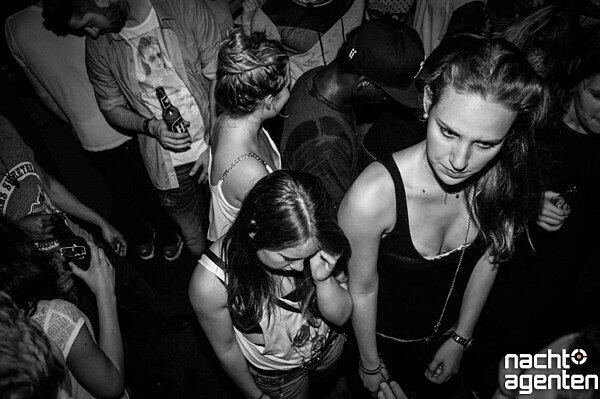 "Worst Behaviour" war das Motto am Samstag im "Crux". Mehr Bilder unter: Tracht und Club - das passt zusammen! Am Dienstag wurde beim "Heimatabend" im "8below" gefeiert. Mehr Bilder unter: www.nachtagenten.de