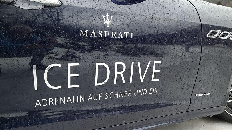 Adrenalin auf Eis und Schnee - die Ice Drive-Unterzeile bringt es auf den Punkt.