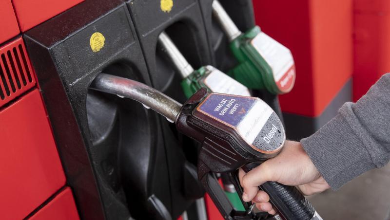 Diesel hat sich seit Jahresbeginn um rund sieben Cent je Liter verteuert, Superbenzin sogar um 22 Cent. Diesel hat sich seit Jahresbeginn um rund sieben Cent je Liter verteuert, Superbenzin sogar um 22 Cent.