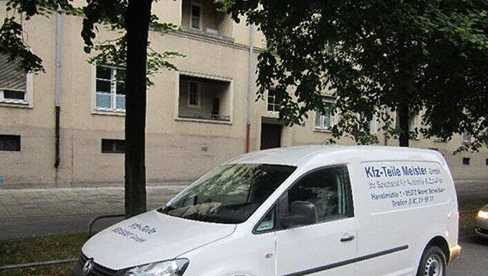 Mit diesem VW Caddy wurde ein 300-Kilo-Tresor aus einer Kfz-Firma entwendet. Wer hat den Wagen beobachtet? Mit diesem VW Caddy wurde ein 300-Kilo-Tresor aus einer Kfz-Firma entwendet. Wer hat den Wagen beobachtet?