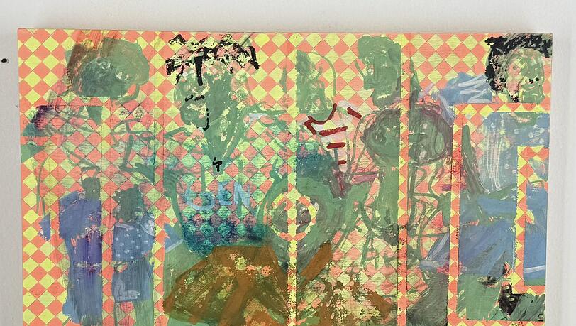 Unter dem Titel „Alles ist abseits“ hat Curtis Talwst Santiago eine Kombination aus Gouache und Lackmarker auf Holzplatte beigesteuert.