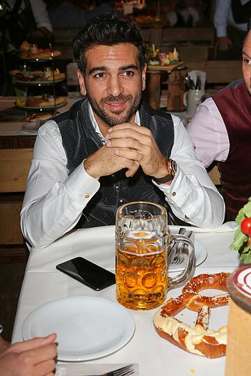 Elyas M'Barek im Käfer