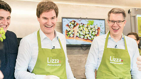 Carsten Maschmeyer (l.) und Frank Thelen im Lizza-Foodtruck