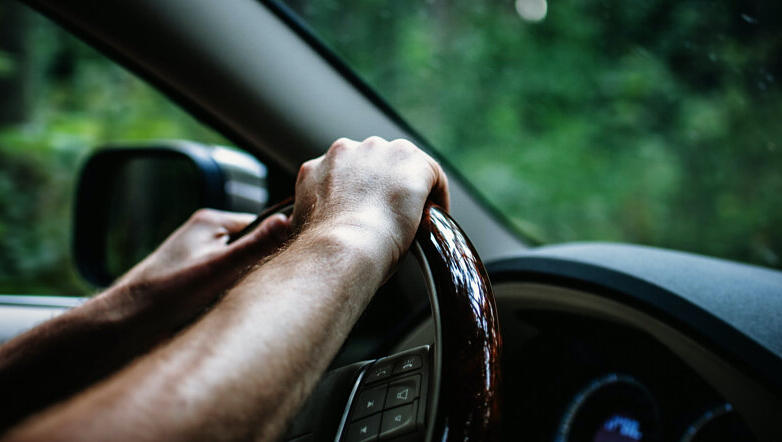 Das eigene Auto verkaufen und trotzdem weiternutzen - das Prinzip von Pfando verhilft in Notlagen zu dringend benötigtem Bargeld. Das eigene Auto verkaufen und trotzdem weiternutzen - das Prinzip von Pfando verhilft in Notlagen zu dringend benötigtem Bargeld.