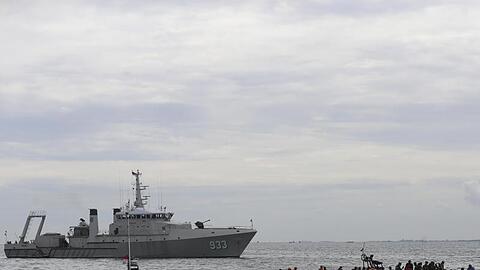 Die indonesische Marine hat eine Suchaktion begonnen.