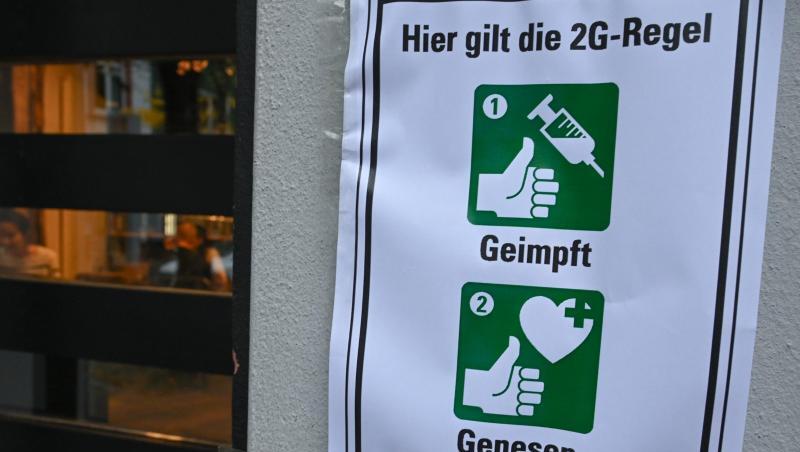 Bislang gilt die 2G-Regel im Stadion nur für die Zuschauer, nicht für die Fußballprofis.