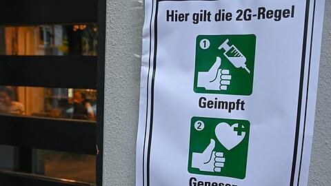Bislang gilt die 2G-Regel im Stadion nur für die Zuschauer, nicht für die Fußballprofis.