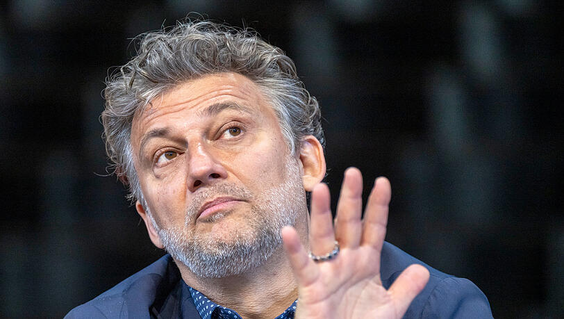Jonas Kaufmann spricht offen über Schulterklopfer: So denkt der Tenor über sie.