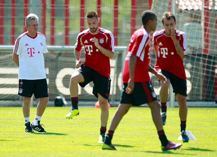 Jupp Heynckes hatte bei seiner  Rückkehr zu Bayern München nur einen Rumpfkader zur Verfügung. Bei  der ersten Trainingseinheit am Montag standen gerade einmal sieben  Profis auf dem Platz. Die Bilder