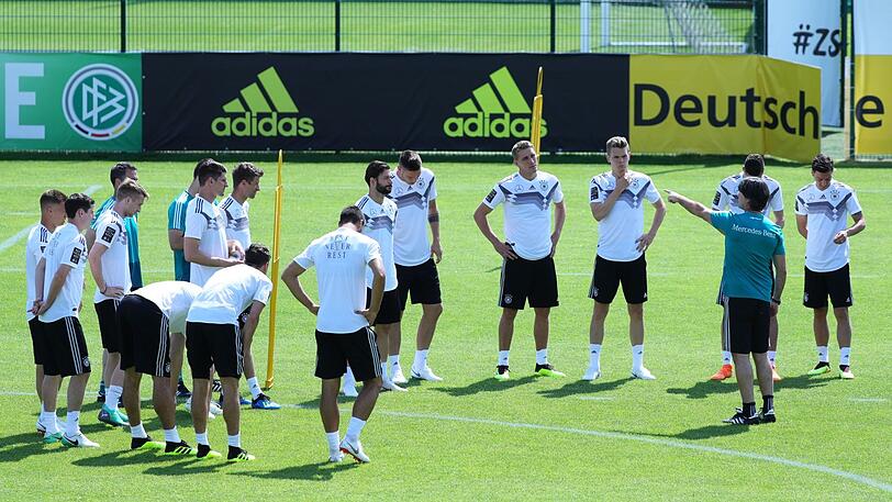 Bis zum WM-Start in zwei Wochen steht Joachim Löw und seiner Mannschaft noch viel Arbeit bevor.