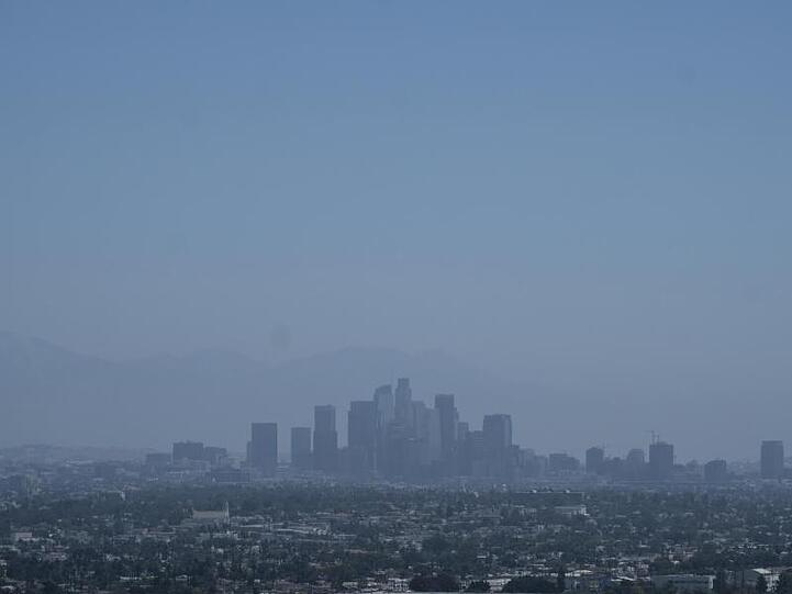 Smog in Los Angeles: Die Treibhausgas-Konzentration in der Atmosphäre ist noch nie so schnell gestiegen wie im vergangenen Jahr.