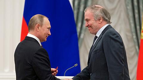 Der russische Präsident Wladimir Putin (links) mit Valery Gergiev. (Archivbild)